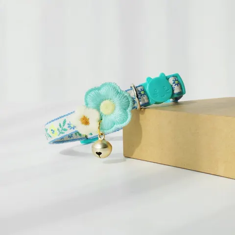 Cat Collar With Flowers
